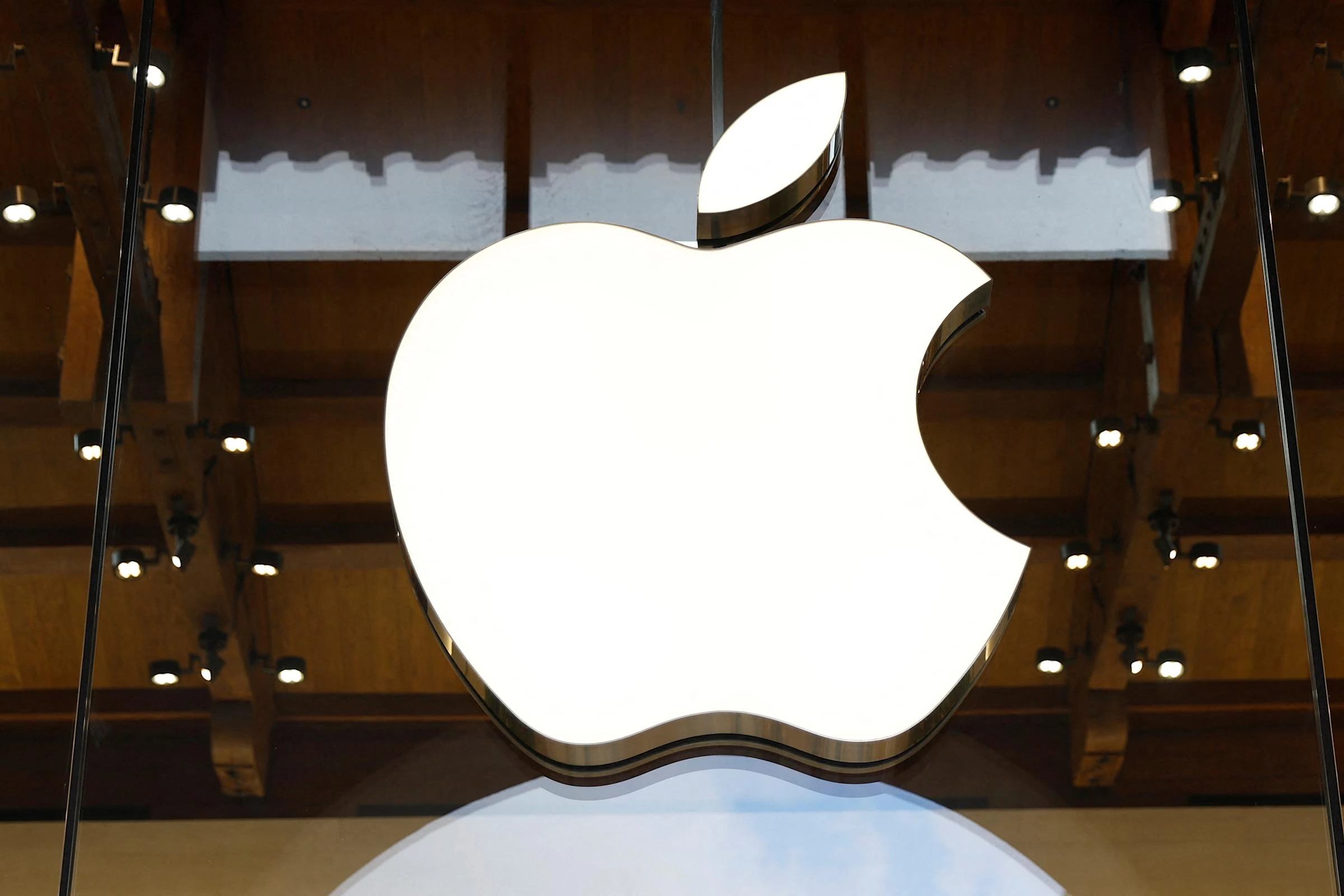 apple-smart-home-robots-ai-display