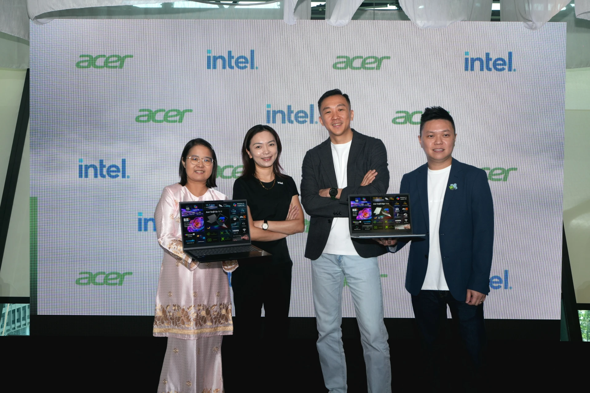 Acer Malaysia management and Intel representative with the newly revealed Acer Swift series