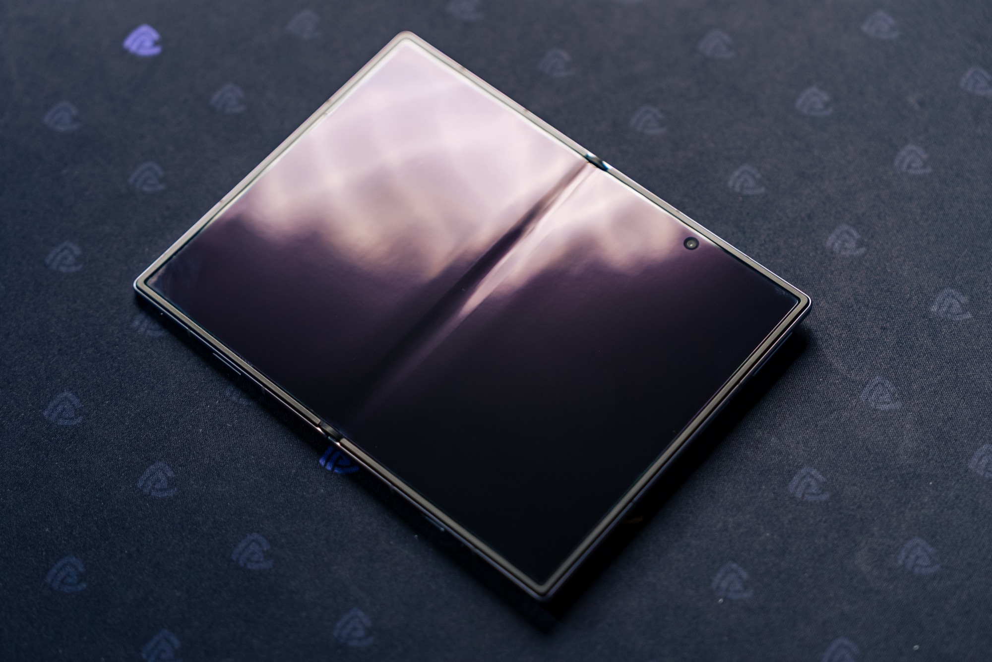 The crease on the Galaxy Z Fold8, open flat under raking light