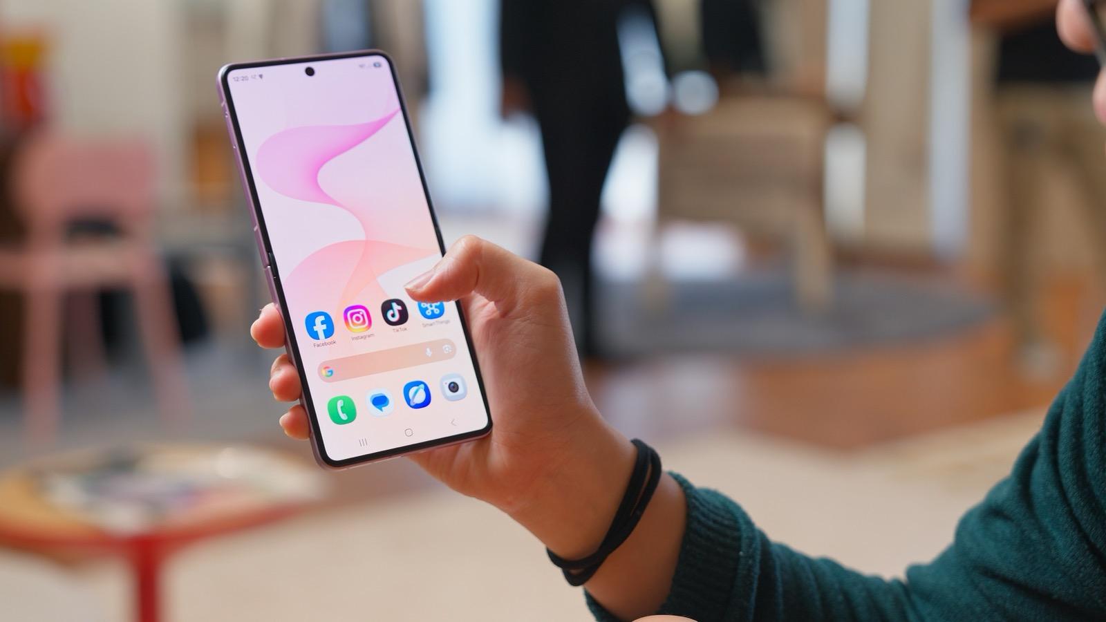 The Galaxy Z Flip8 open