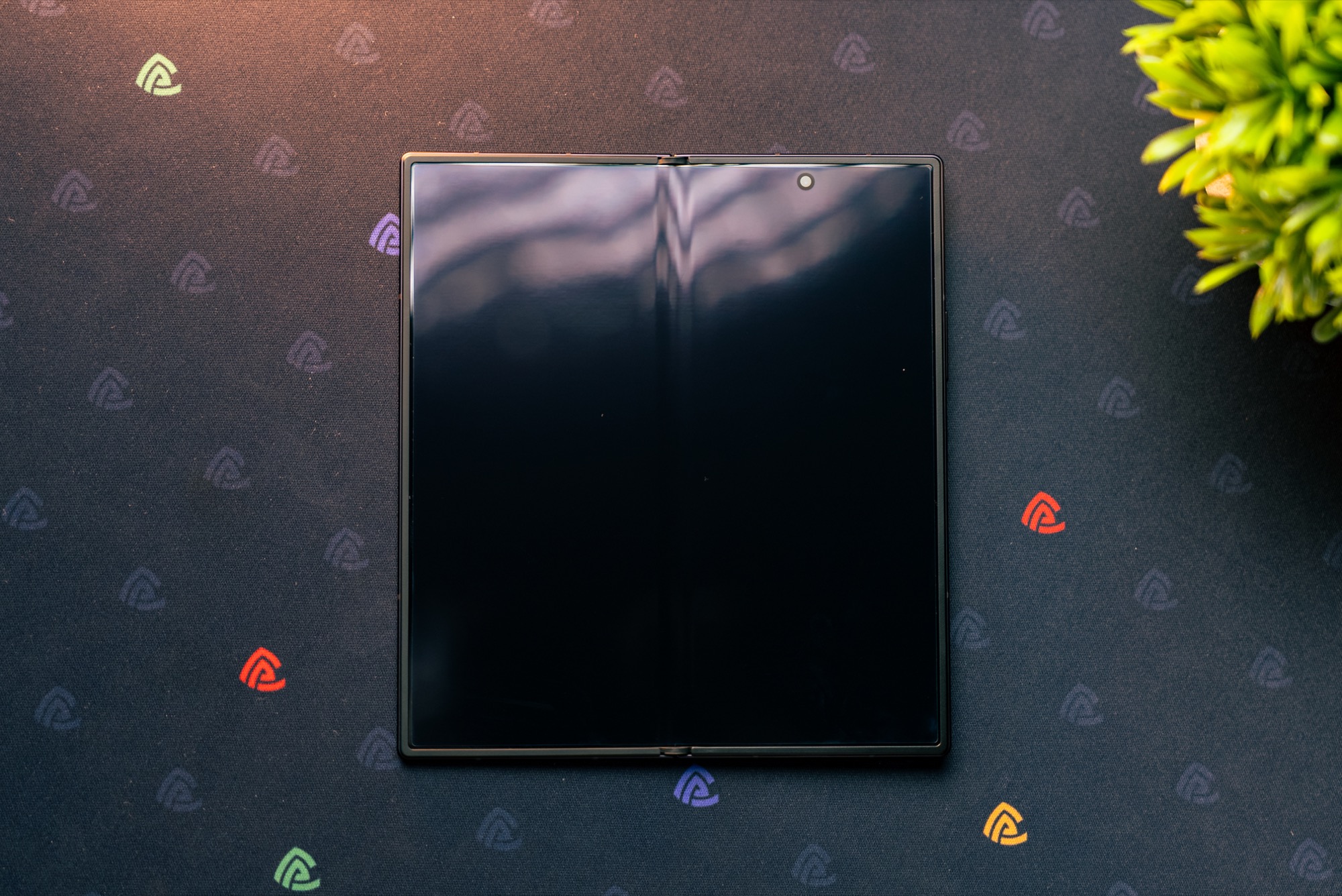 The crease on the Galaxy Z Fold8 Ultra with the screen off