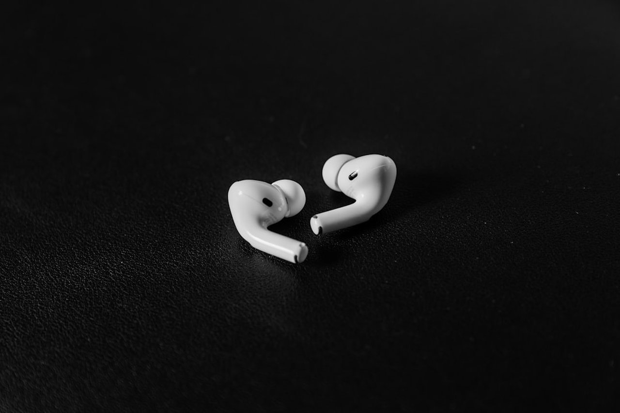 AirPods Apple Bakal Ada Kamera. Malaysia Perlu Risau?