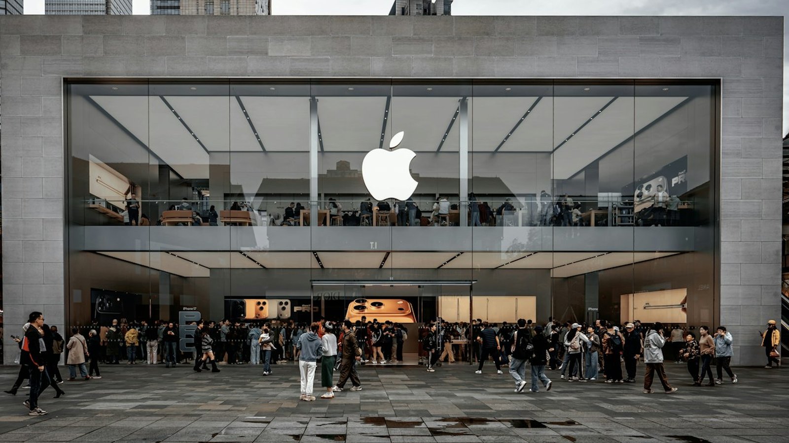 Apple Naikkan Harga iPhone Lama di Malaysia, Sehingga RM1,300