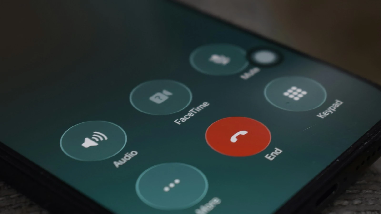 Malaysia Blocked 101.66 Million Spoofed Scam Calls. Truecaller Adds a Free Checker