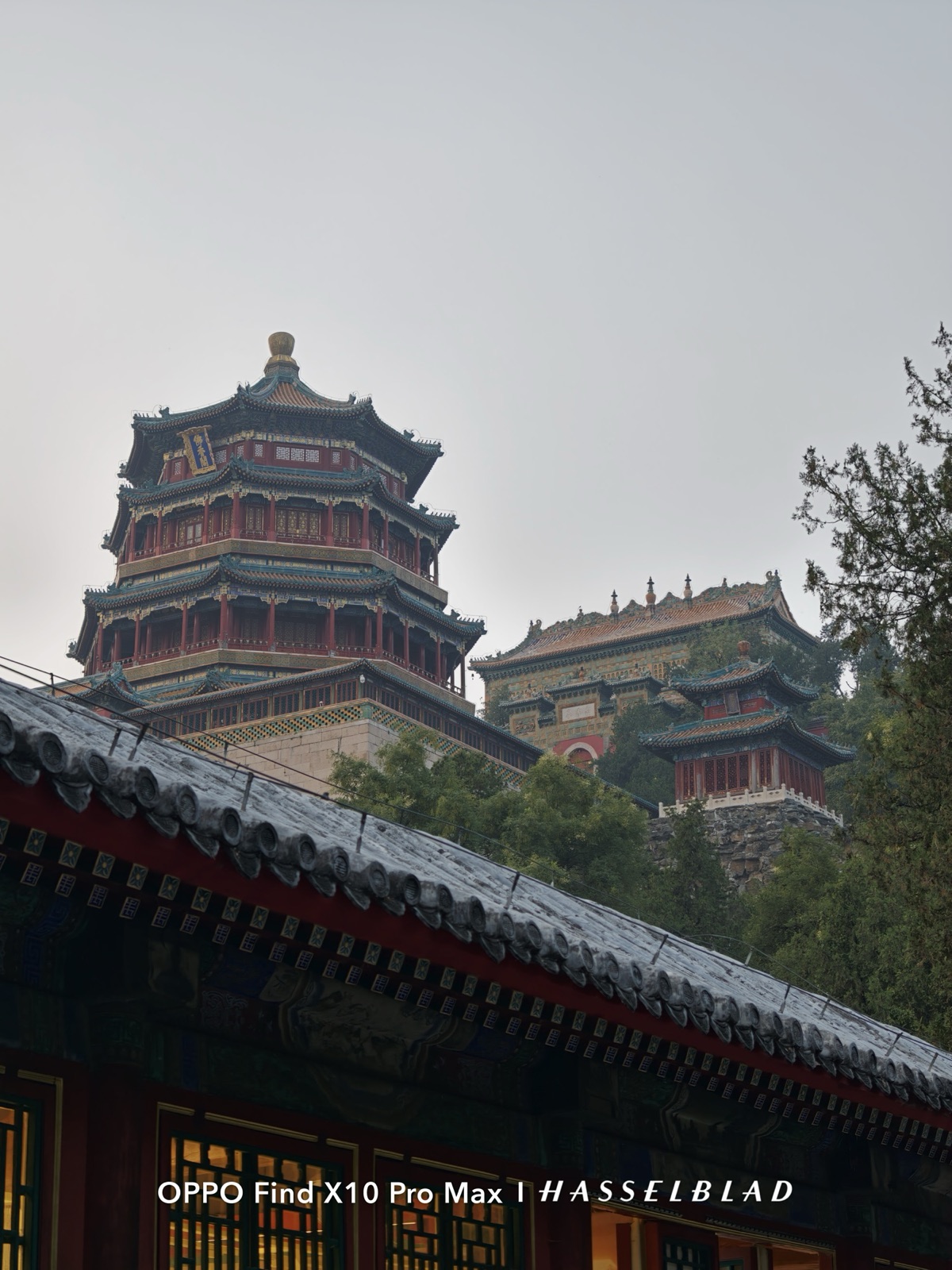 Pagoda at the Summer Palace in Beijing shot on the OPPO Find X10 Pro Max telephoto