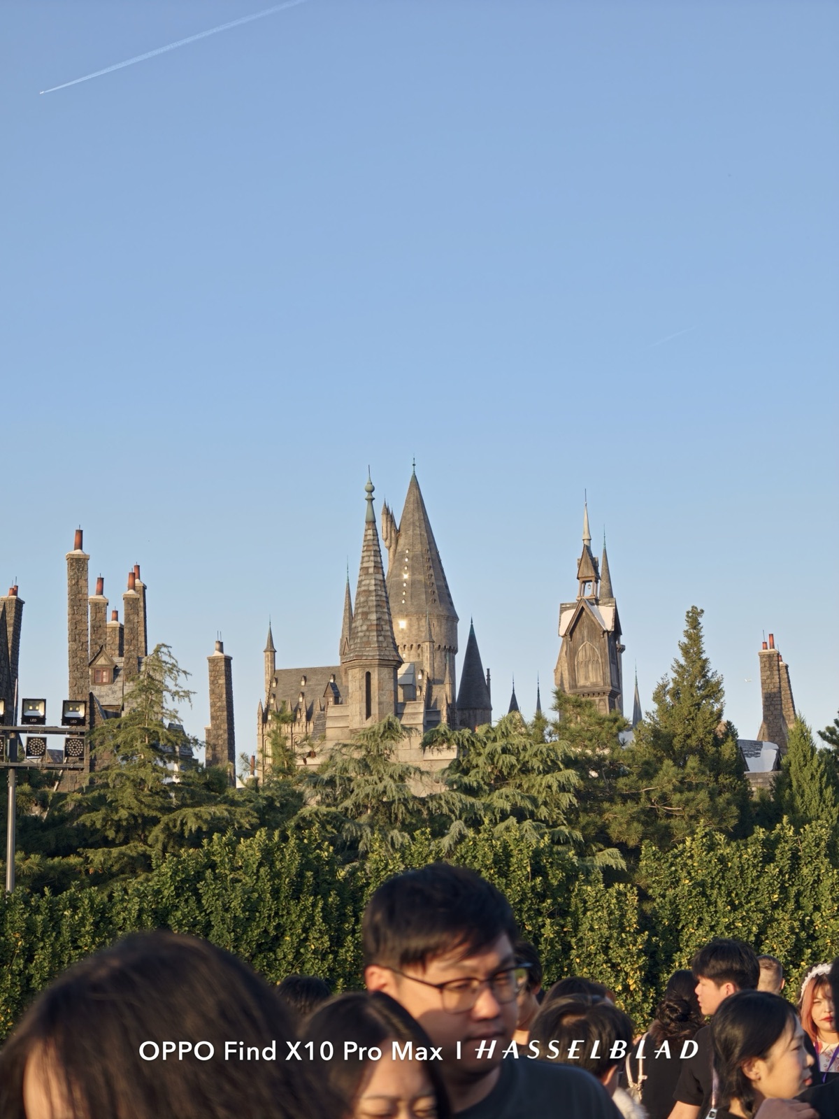 Castle tower at Universal Beijing at 3x zoom on the OPPO Find X10 Pro Max