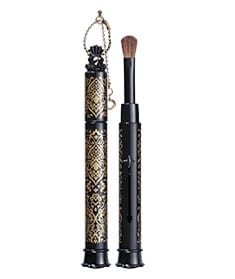 Best eyeshadow brush for hooded eyes with cap