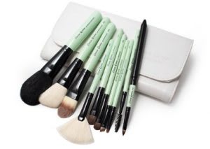 Best cosplay makeup brushes for cosplay makeup artists professional look