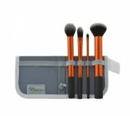 Best makeup brush set with case