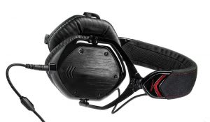 Best noise-cancelling bass headphones for audiophiles 