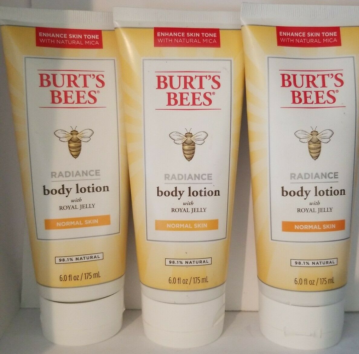 BURT’S BEES Radiance Body Lotion with Royal Jelly (175ml) Harga