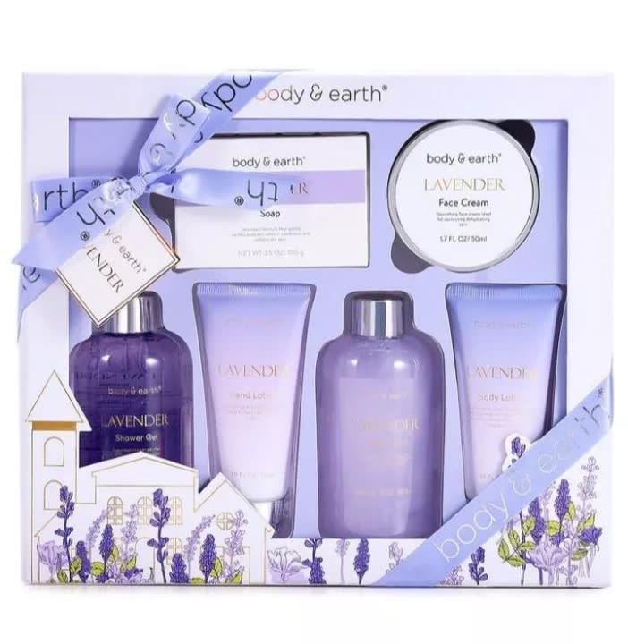 Body & Earth Luxurious Bath and Body Kit Gift Set Mother's Day