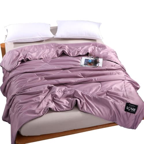 Best CUDDLE™ Ice Silk Summer Blanket Price & Reviews in Singapore 2024