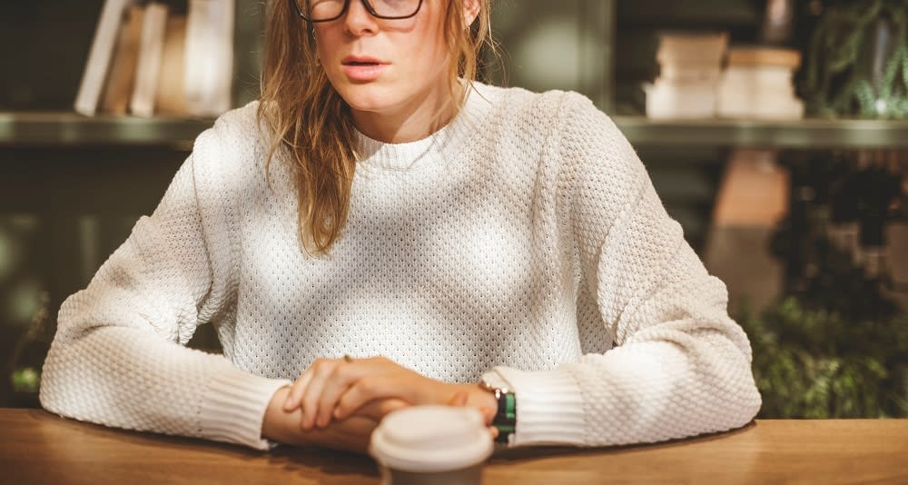 11 Rekomendasi Sweater Wanita Kekinian 