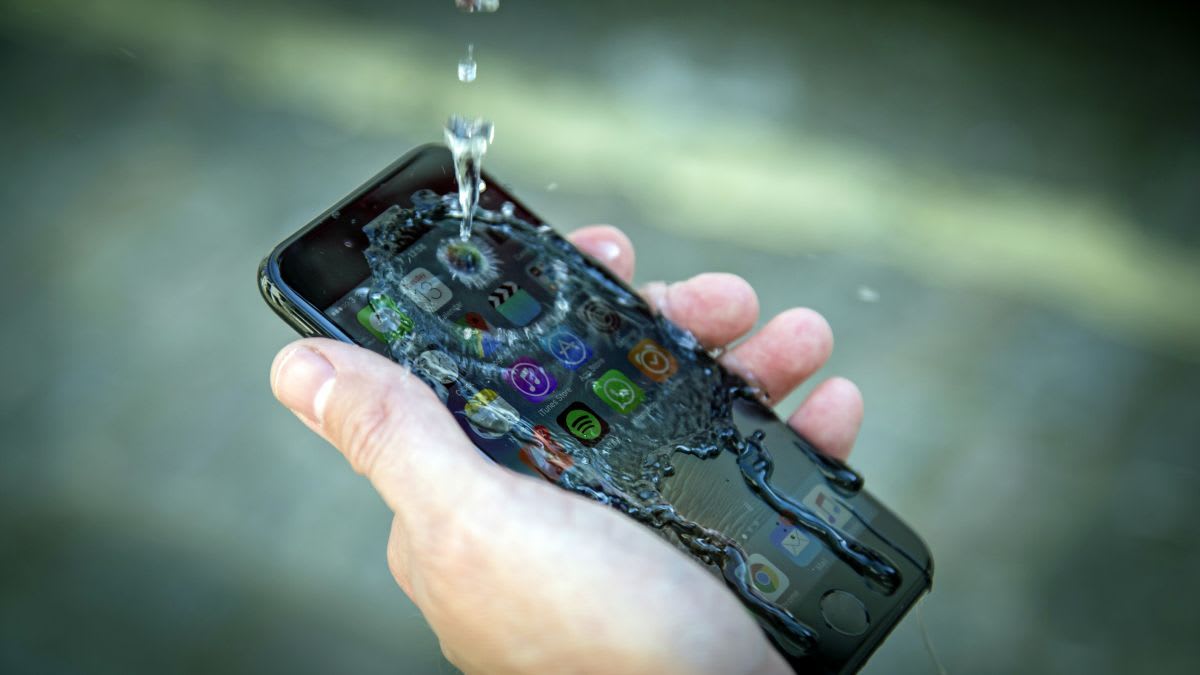Water_Resistant_Phone.jpg