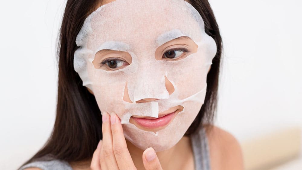 Lanjutkan tahapan skincare sebelum pelembab