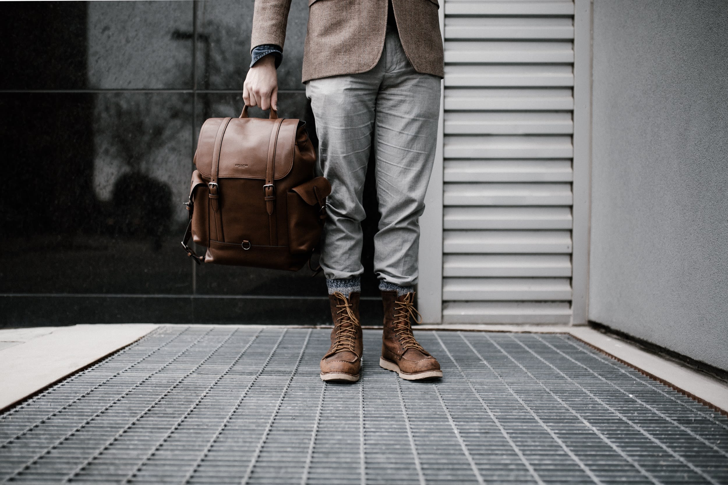 10 Tas Kerja Pria Berkualitas yang Nyaman dan Berdesain Stylish.jpg