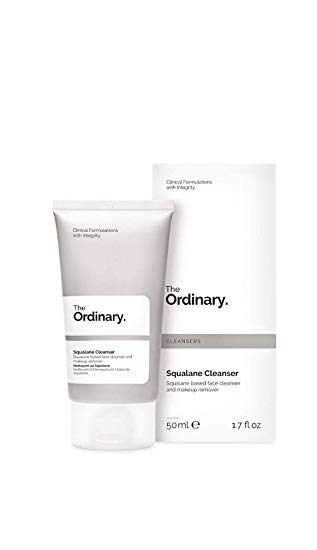 Facial cleanser dengan kandungan Squalane untuk kulit kering