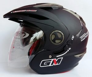 Helm half-face murah dengan fitur anti maling