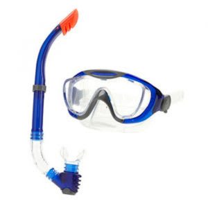 Satu set lengkap alat snorkeling