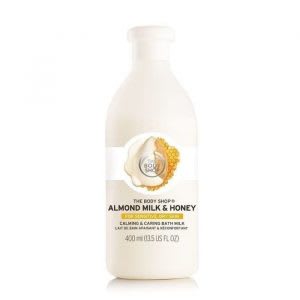 Perpaduan susu almond dan madu untuk kulit sensitif