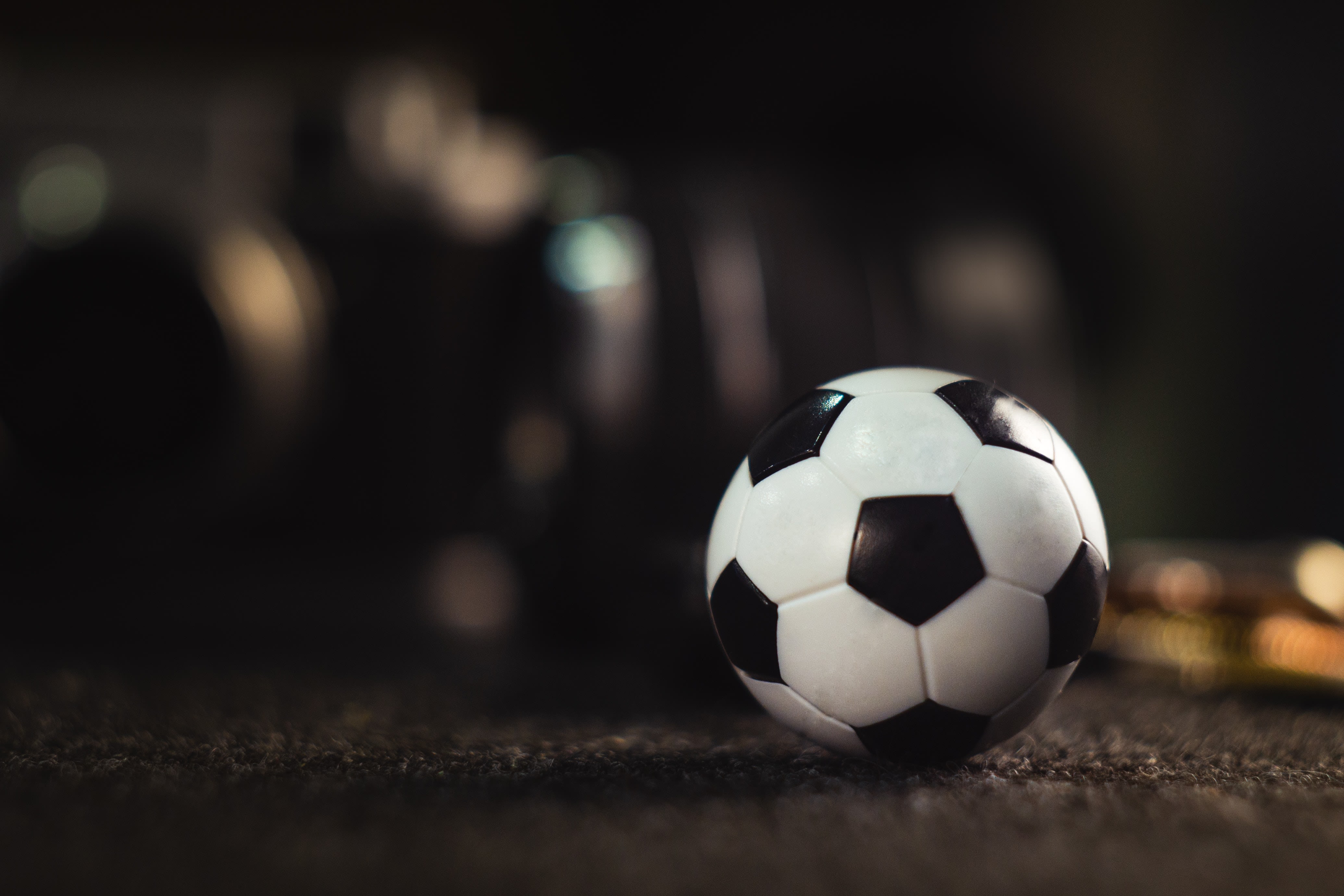 10 ลูกฟุตบอล ยี่ห้อไหนดี วัสดุเกรดดี คุณภาพมาตรฐาน FIFA 2023
