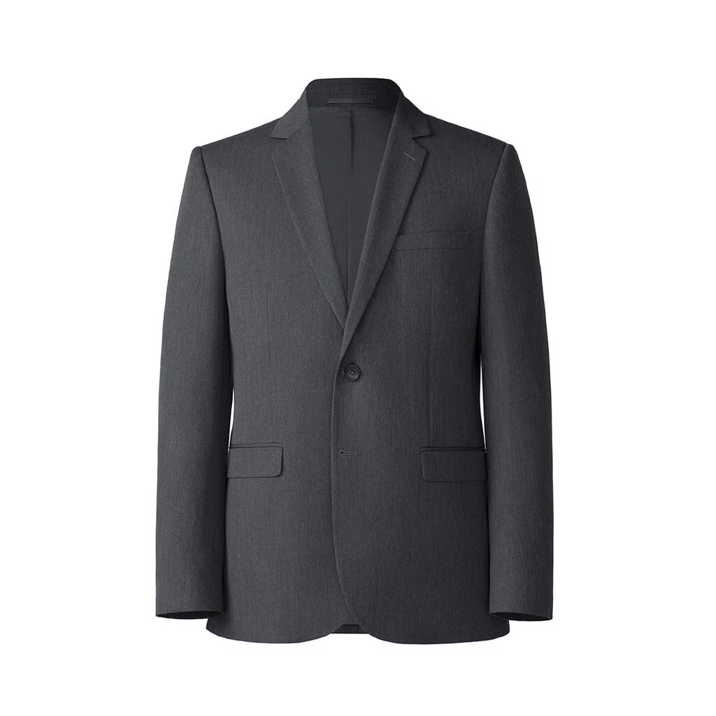 GQ Essential Suit สูทผู้ชายทรงปกติ รุ่น TR Tailored Fit สีเทา