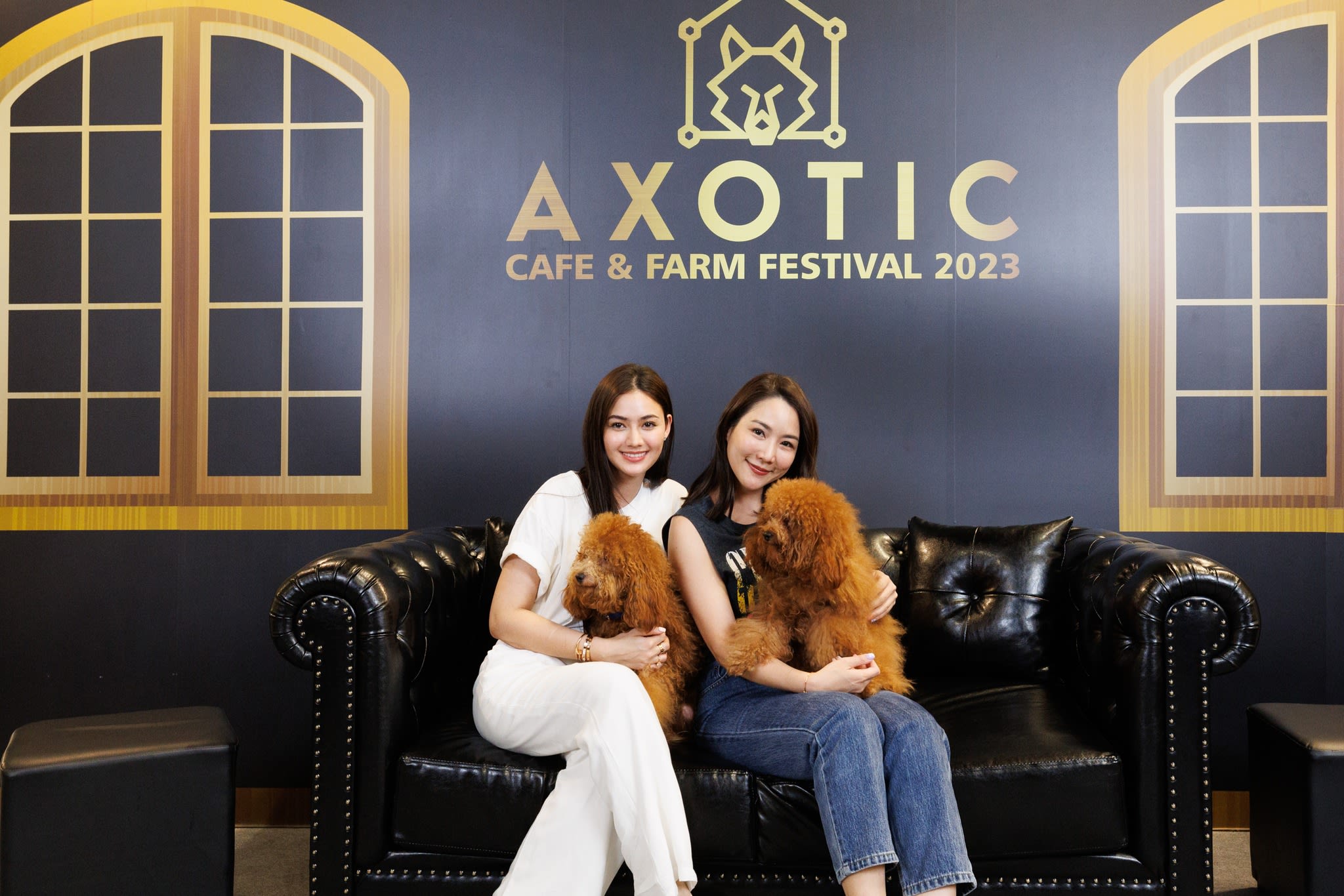 คาเฟ่หมา กรุงเทพ Axotic cafe