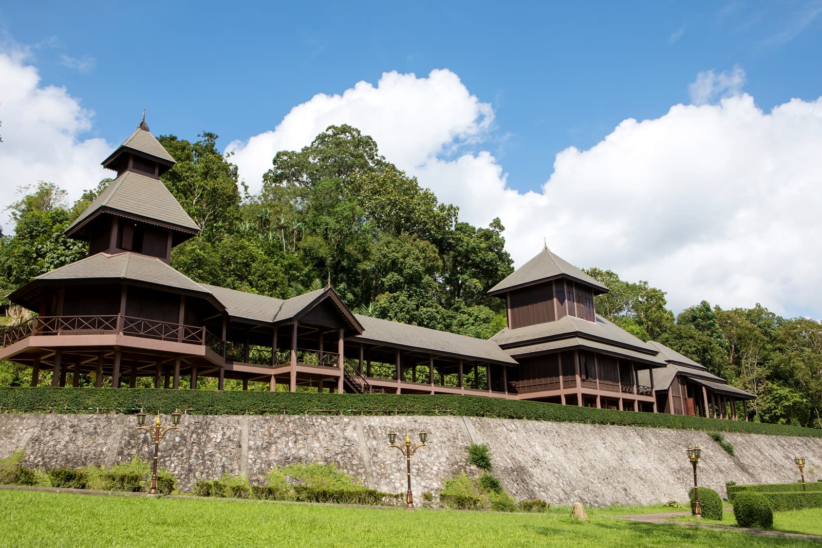 ที่เที่ยวระนอง พระราชวังรัตนรังสรรค์