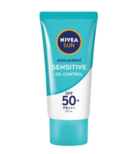 ครีมกันแดดผู้ชาย : NIVEA SUN Protect & Sensitive Oil Control Serum SPF50+ PA+++