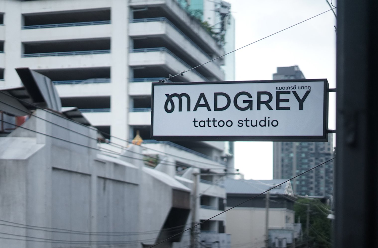 ร้านสัก มินิมอล กรุงเทพ Madgrey Tattoo Studio