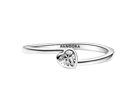 แหวน Pandora Clear Tilted Heart Solitaire Ring