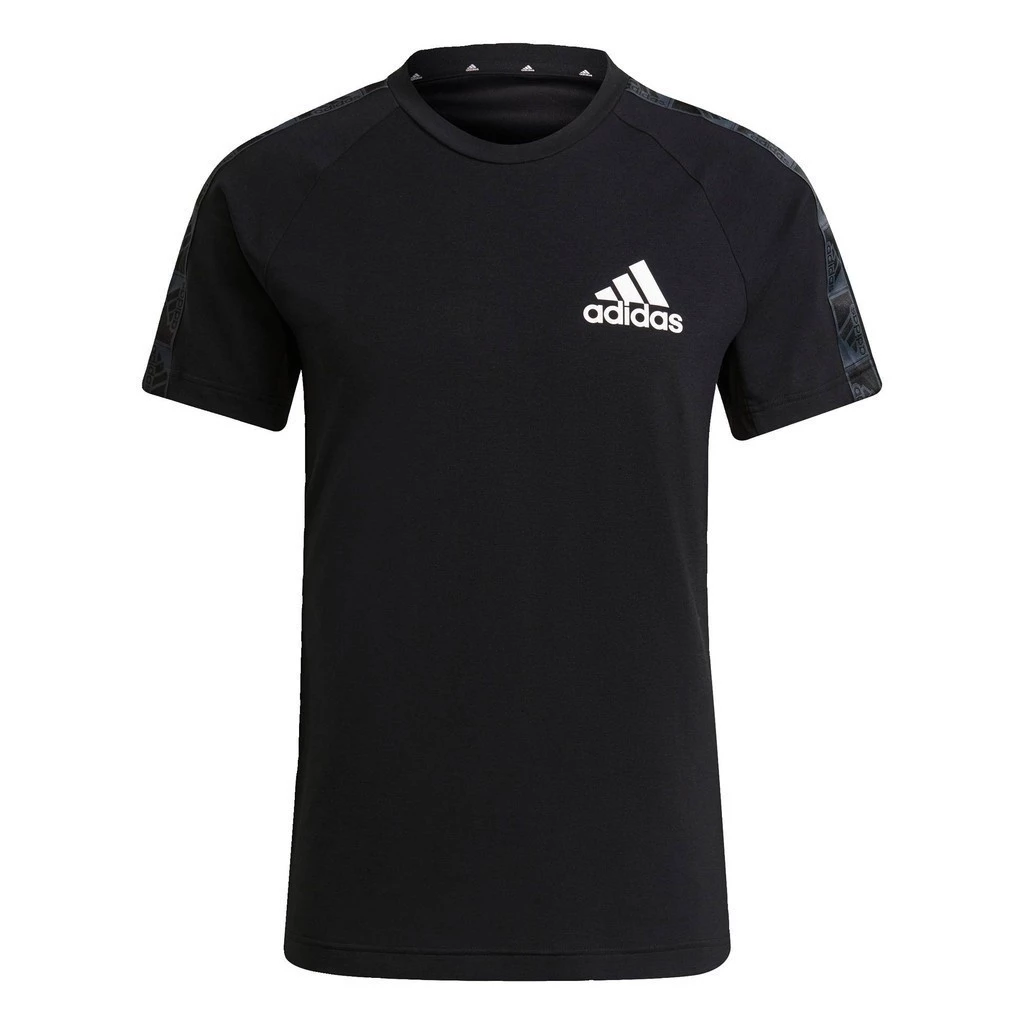 Adidas ร้านเสื้อผ้ากีฬา แบรนด์ดัง